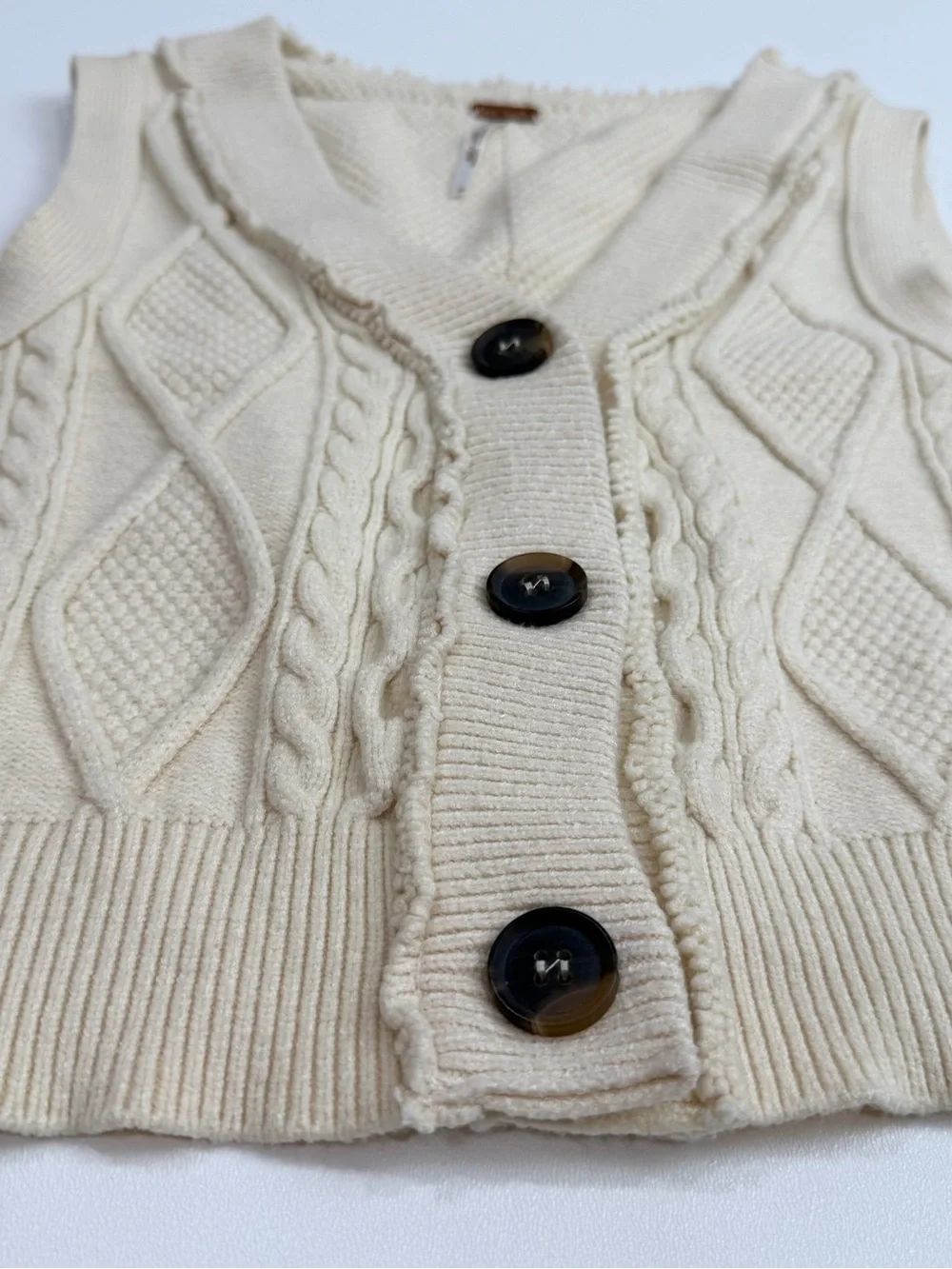 Free People Denson Cropped Sweater Vest M‎ Ivory Cable Knit Button Front